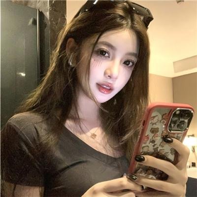 绿萝花海报